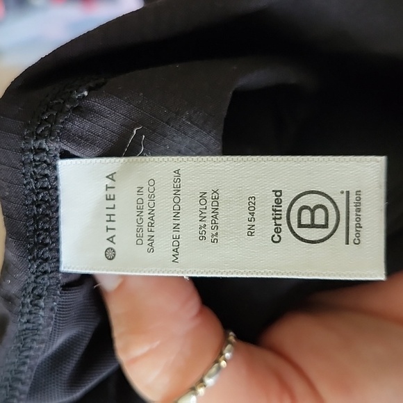 Athleta Trekkie North Shorts, athletic shorts, black, button zip waist, sz 0 - Picture 12 of 12